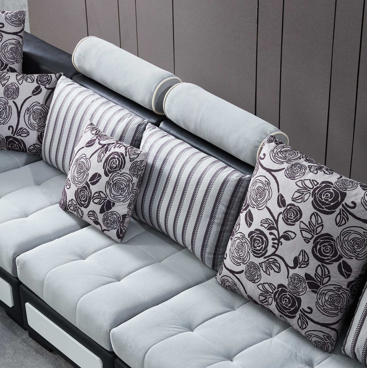 Selena Classical Modular Tufted Sectional
